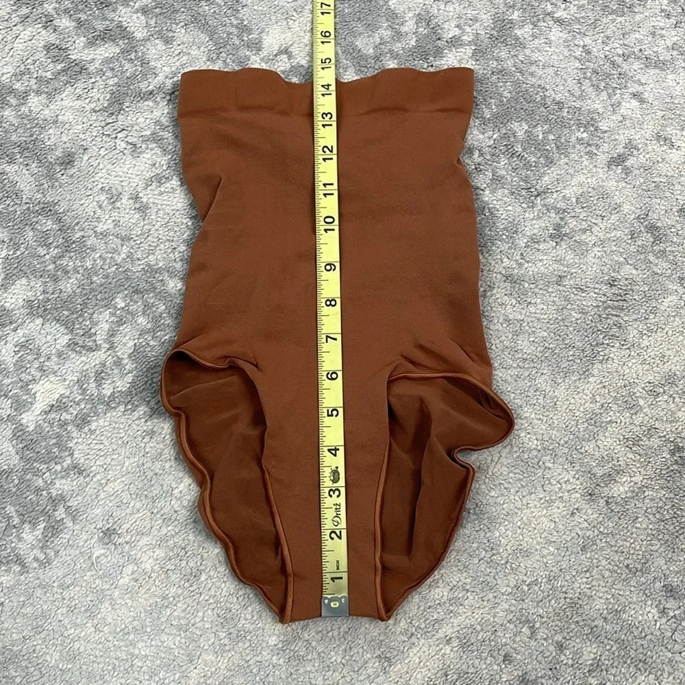 New Skims Seamless Sculpt High Waisted Brief Compression Shapewear Bronze Sz M